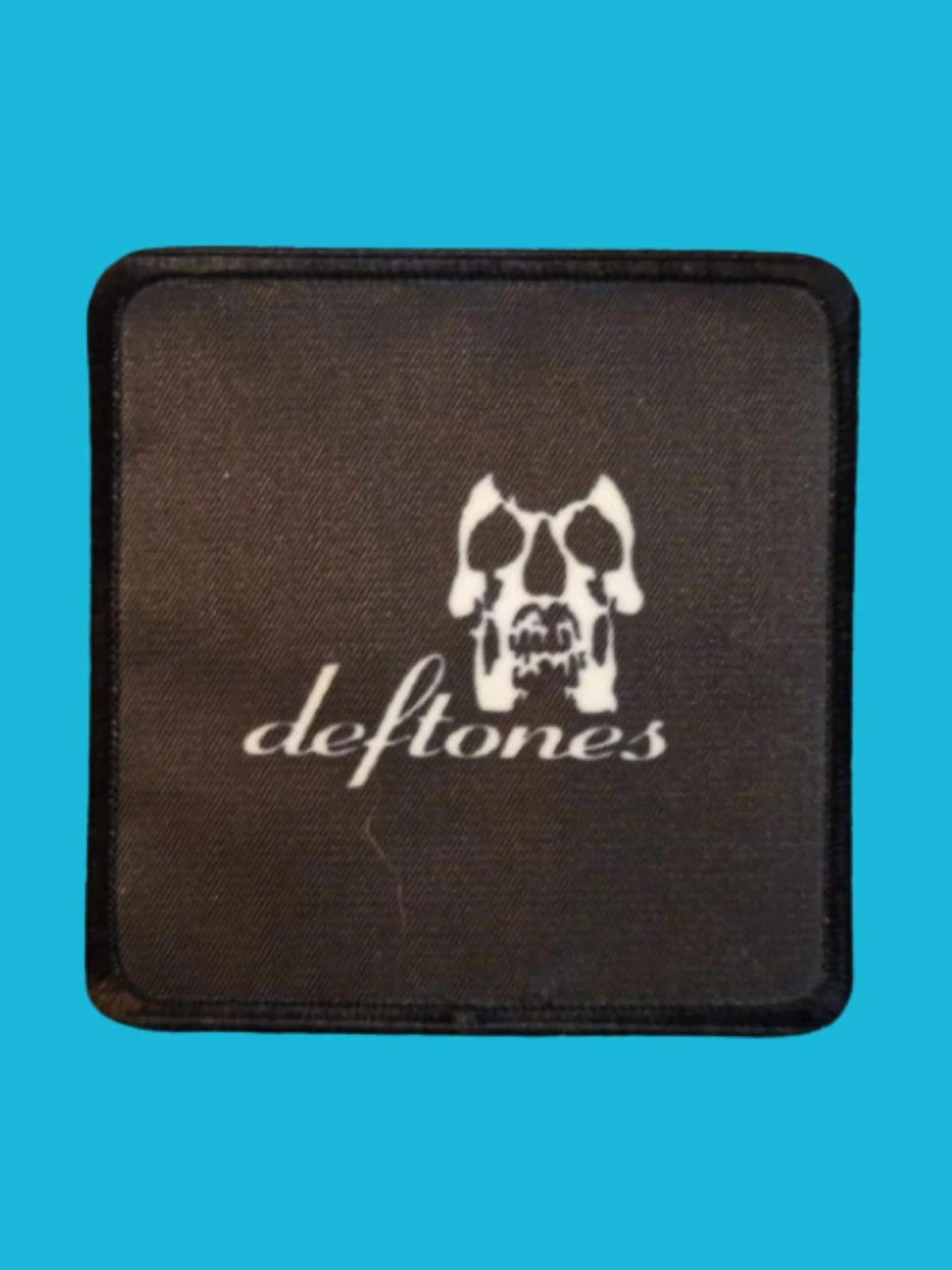 Patch Deftones - Logo - Imprimé - Carré de 7,5 x 7,5 centimètres